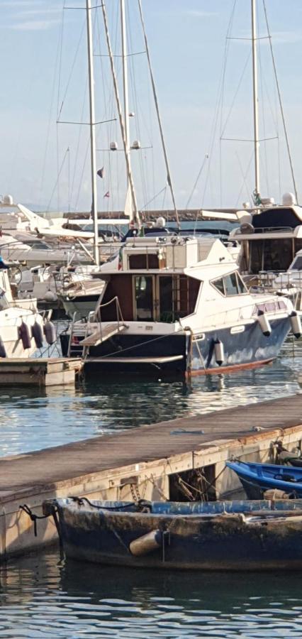 Salerno Yacht Hotel Buitenkant foto