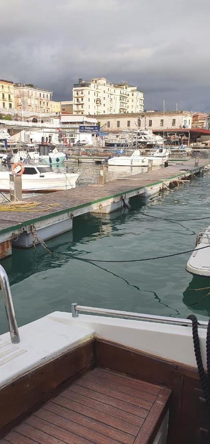 Salerno Yacht Hotel Buitenkant foto